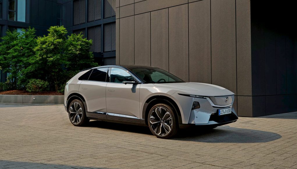 mazda_cx-6e_germany_slp_ag_still_17
